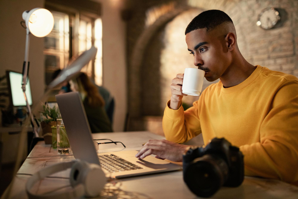 Photo of a product consultant analyzing metrics, highlighting why bootstrapped vertical SaaS strategies help founders break revenue ceilings.